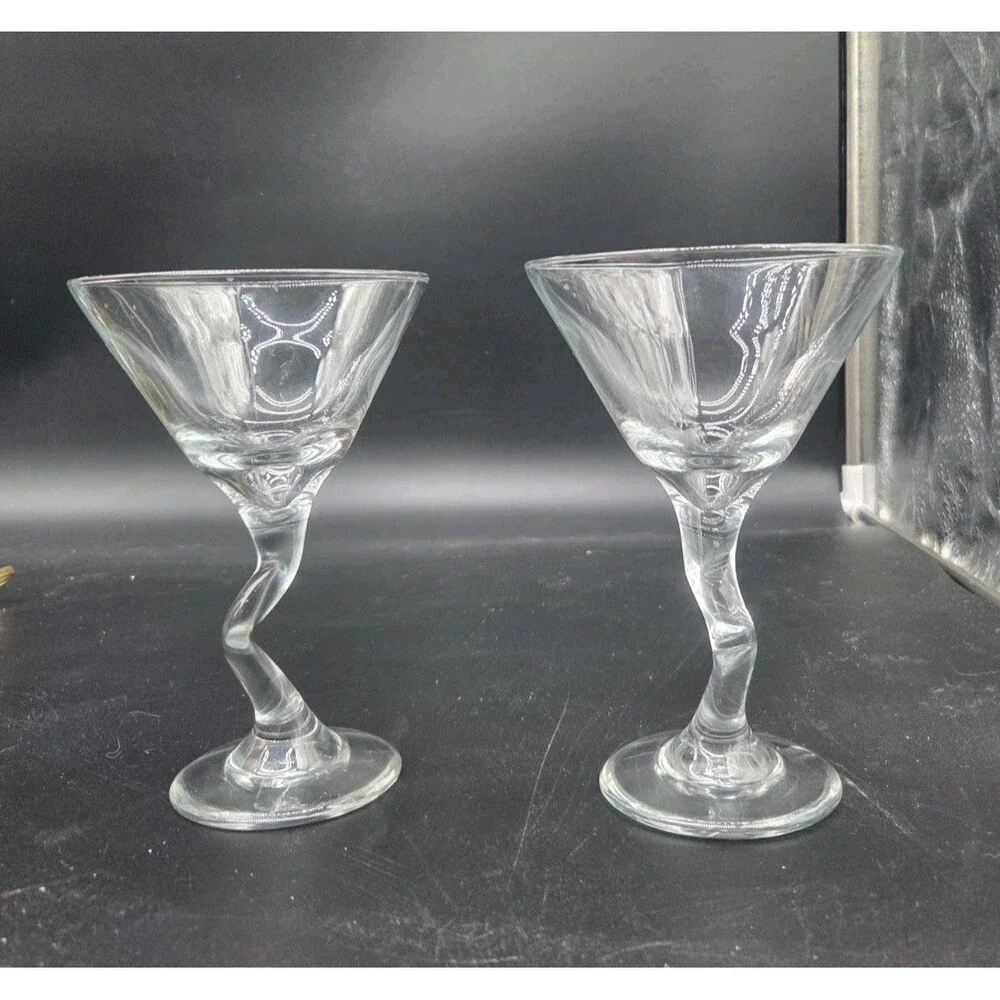 Libbey Z Stem Martini Glasses 9.25 oz Capacity Set of 2 Clear Glass.  6.5